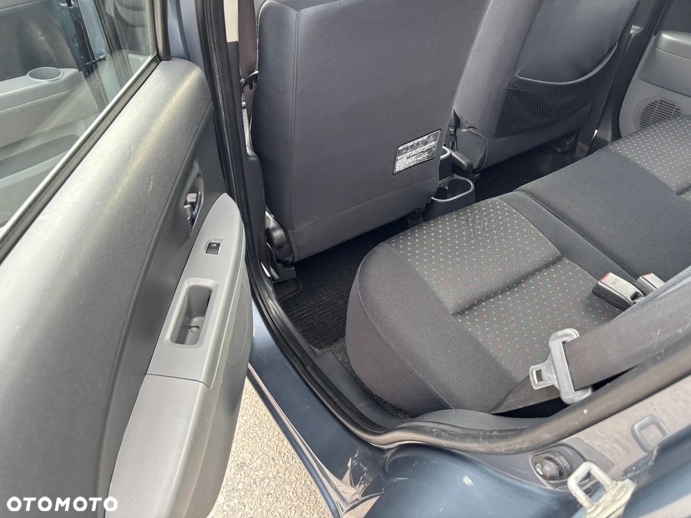 Daihatsu Sirion 1.3 - 12