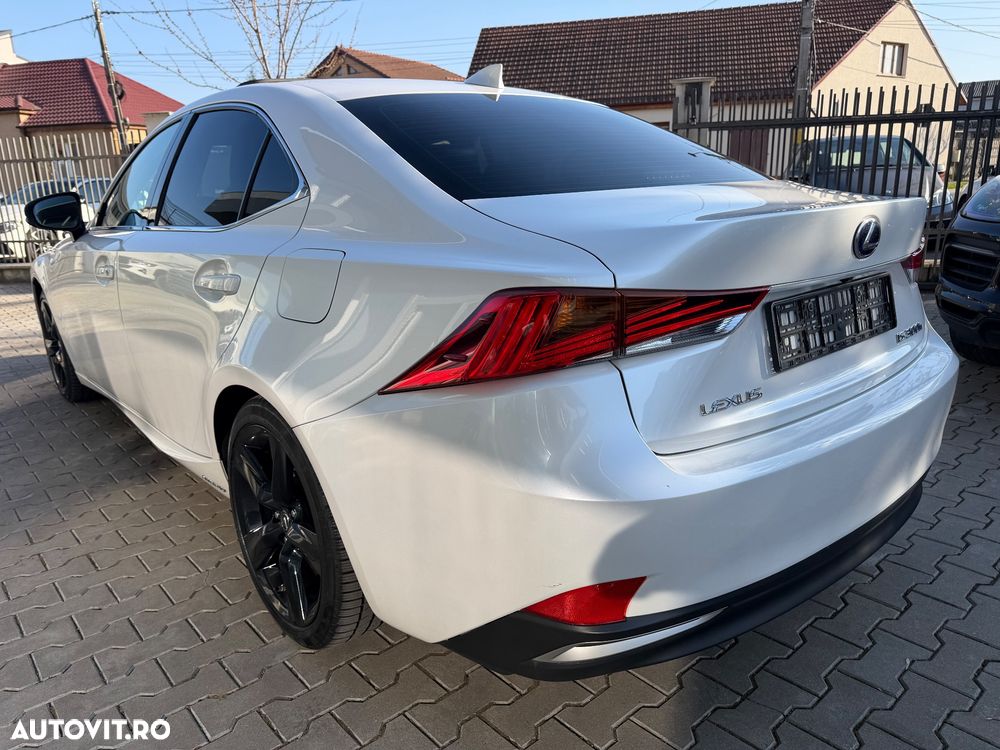 Lexus Seria IS 300h Aut. Luxury - 3