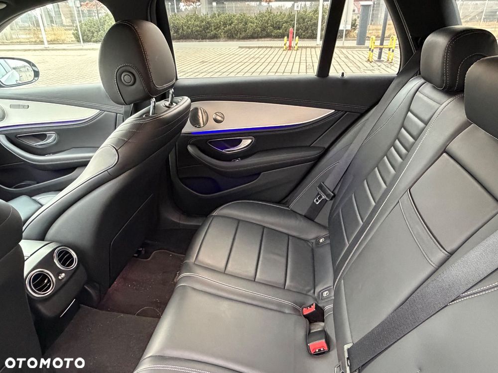 Mercedes-Benz Klasa E 300 de 9G-TRONIC - 11
