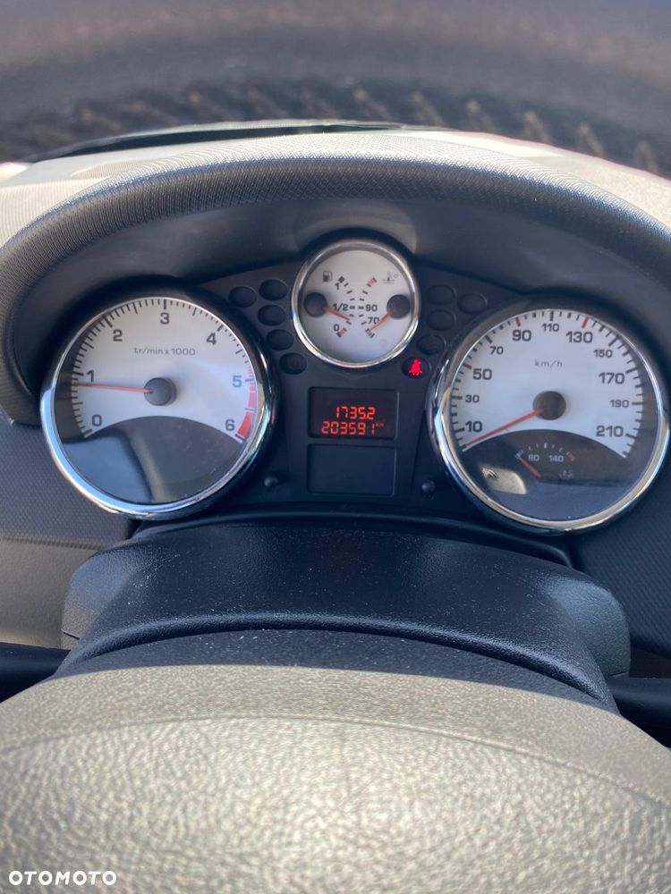 Peugeot 207 1.6 HDi 16V Trendy - 22