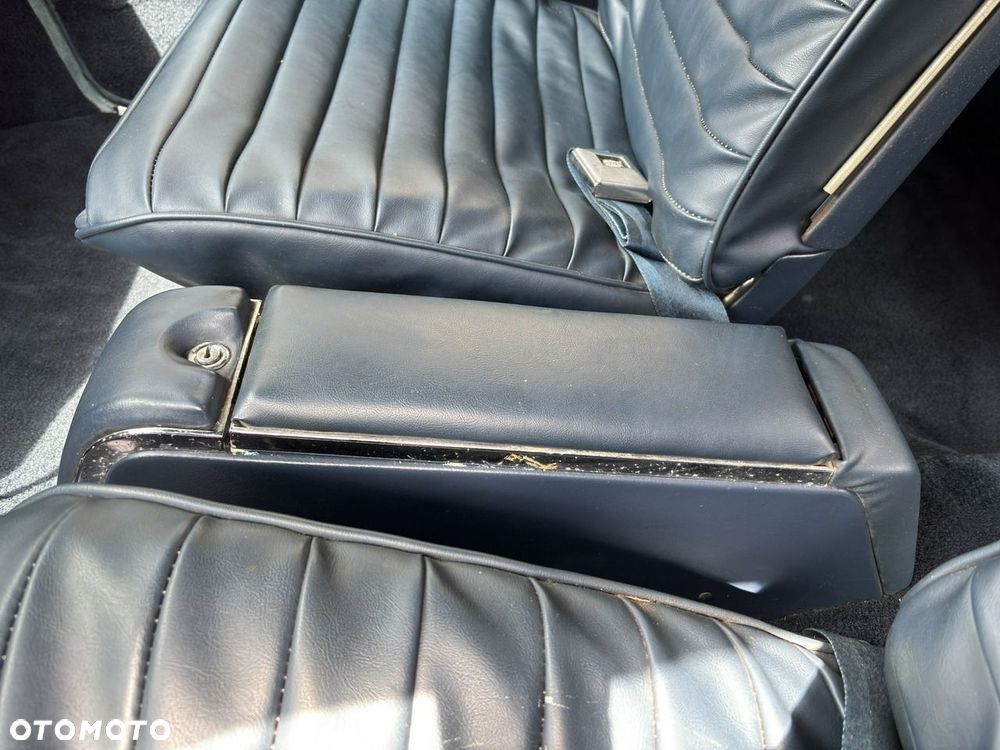 Cadillac Deville - 33