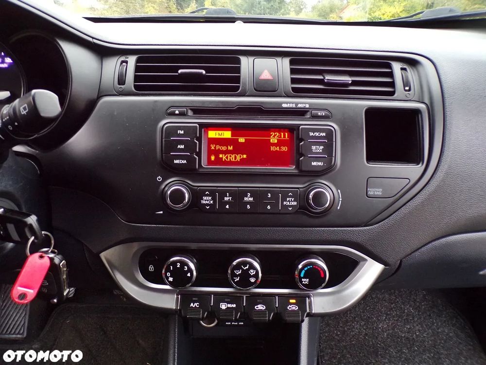 Kia Rio 1.1 CRDI Attract - 24