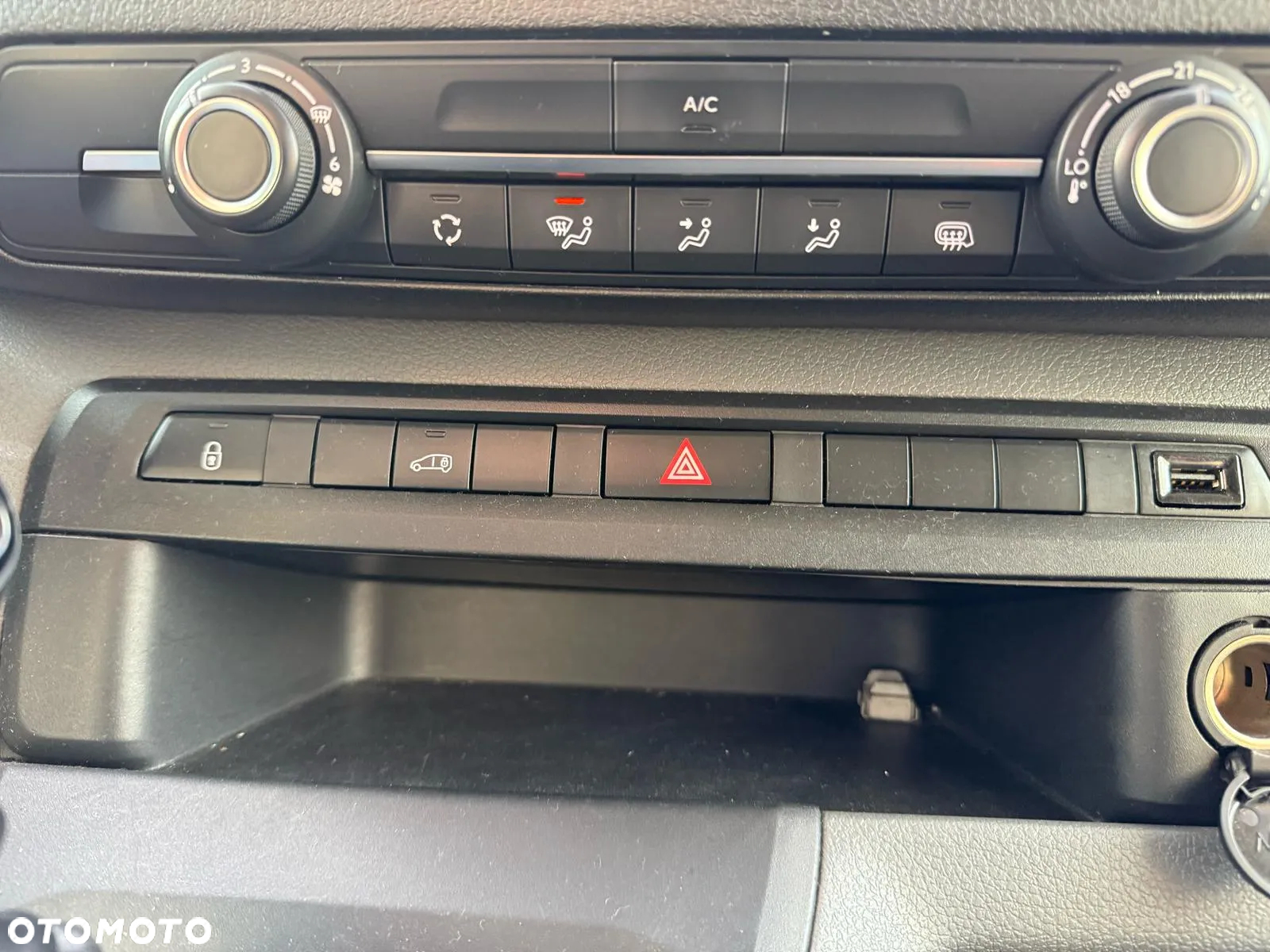 Peugeot EXPERT TRAVELLER - 11