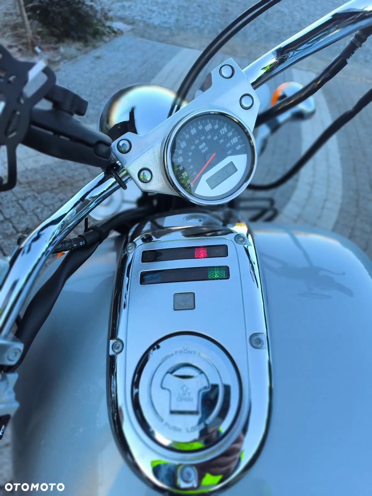 Honda VTX - 14