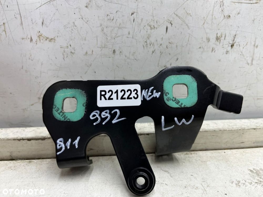 Zawias maski Porsche 911 VIII Porsche 992 Carrera 19r.- NOWY oryginalny lewy wspornik zawiasu maski - 1