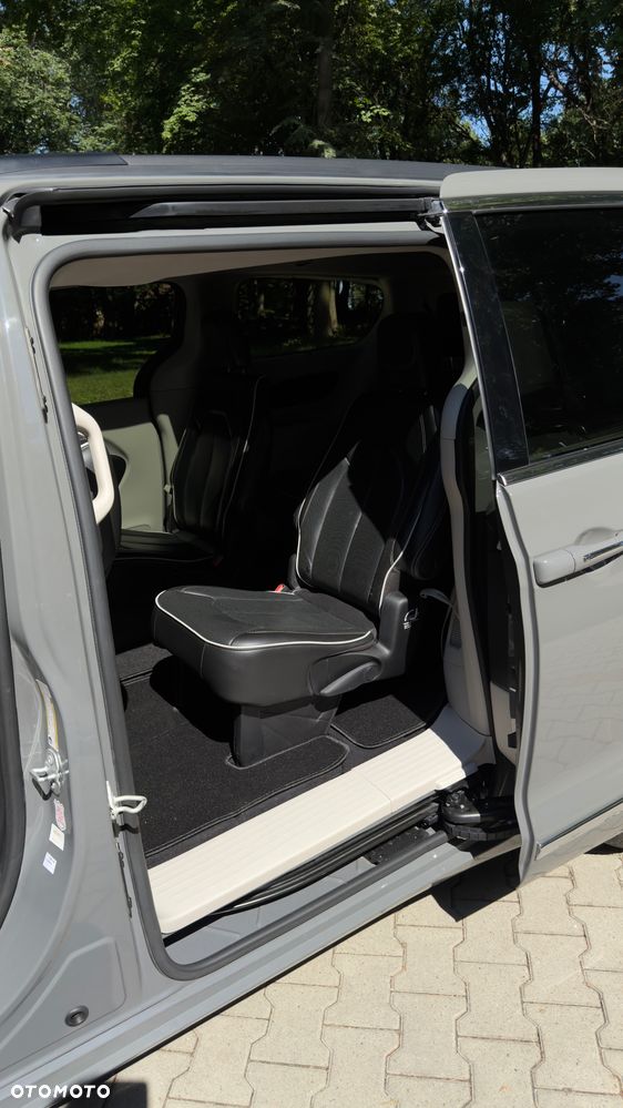 Chrysler Pacifica ver-4-0 - 15