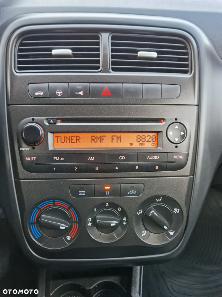 Fiat Punto 1.2 16V Active - 17