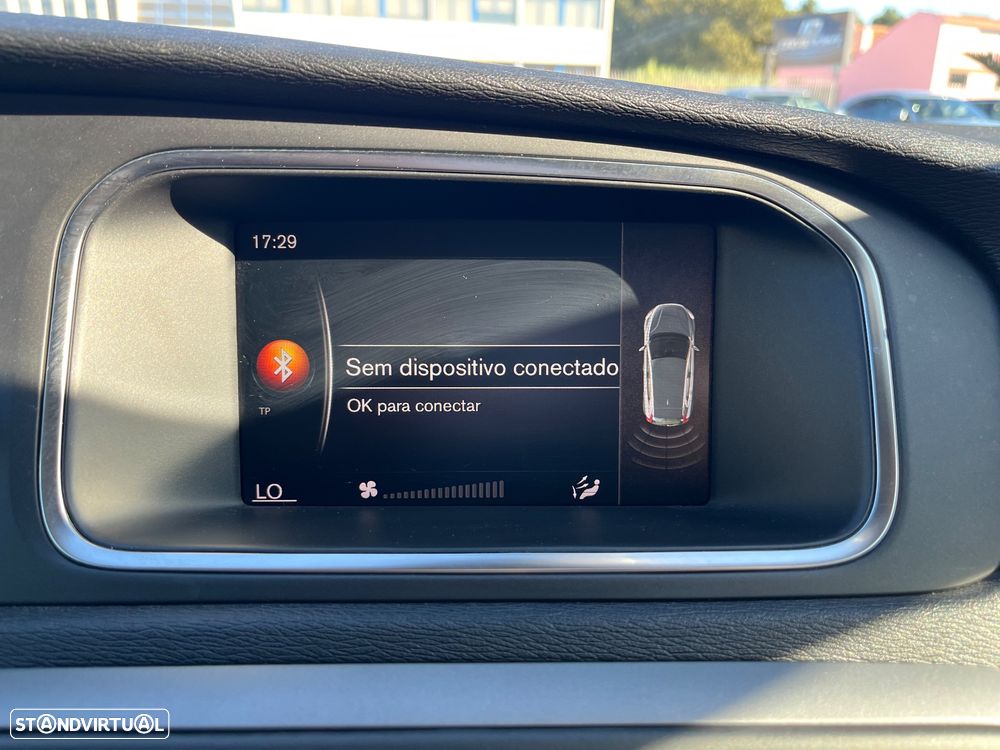Volvo V40 2.0 D3 Momentum - 35