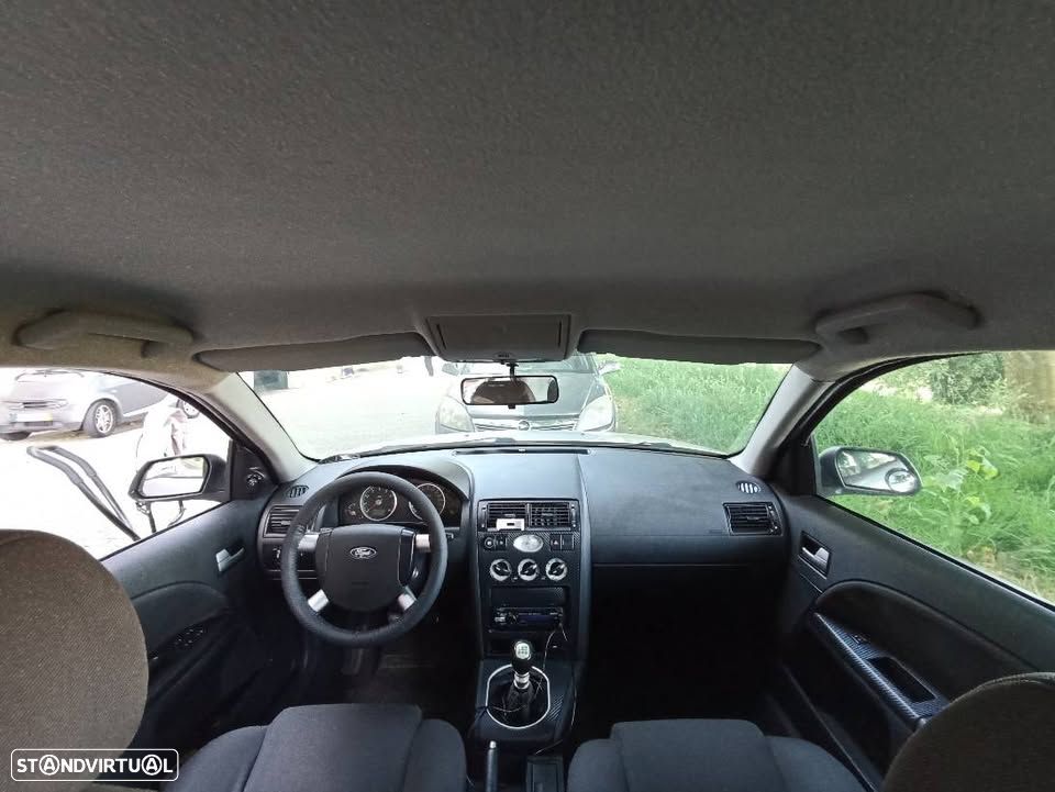 Ford Mondeo 1.8 Ghia - 6