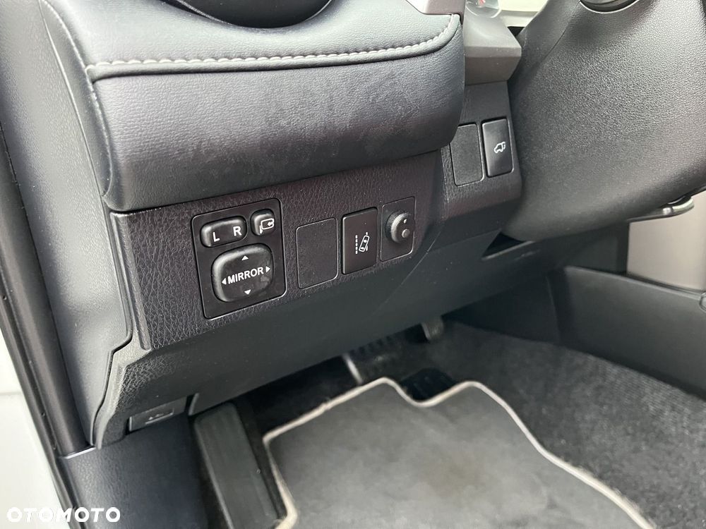 Toyota RAV4 Hybrid Premium 4x4 - 26