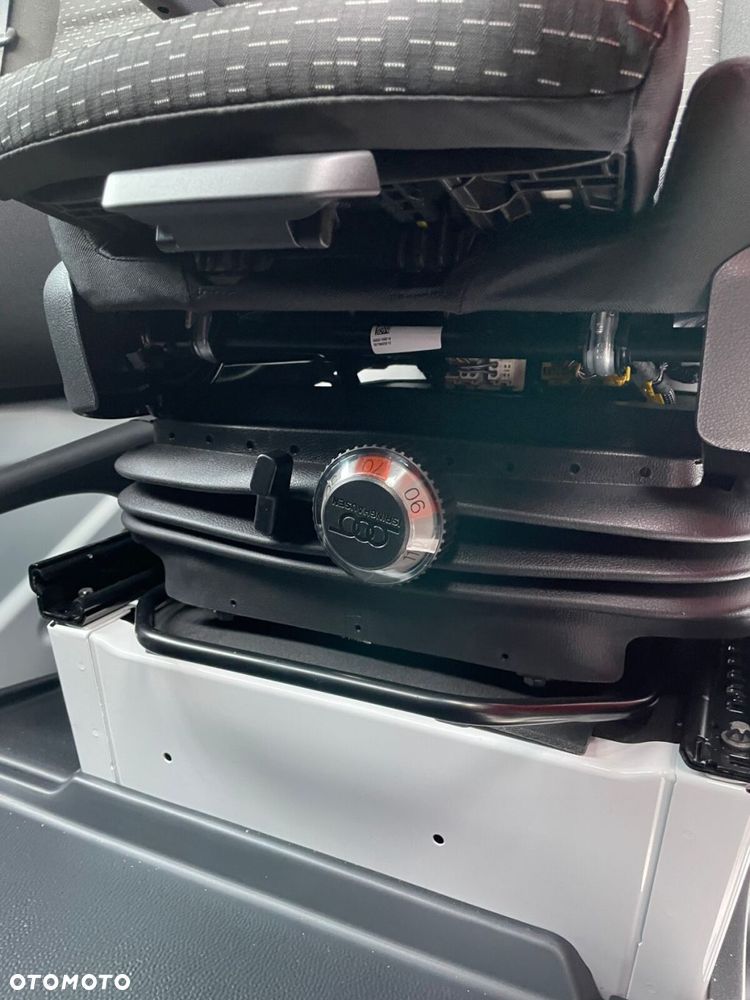 Mercedes-Benz Sprinter 317 CDI PRO Automat Reflektory LED Resorowany fotel - 12