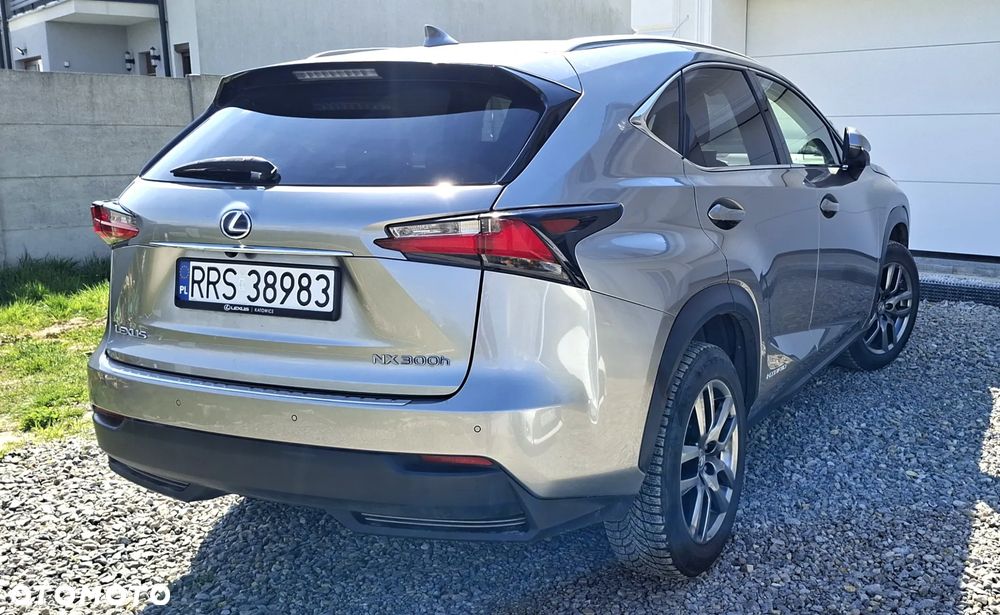Lexus NX 300h Comfort AWD - 2