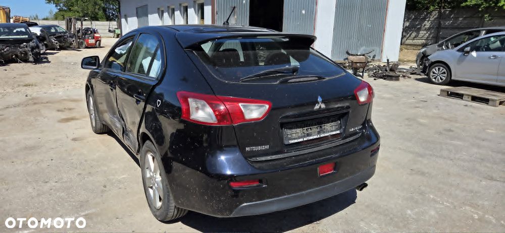 MITSUBISHI LANCER X lampa prawy przód - 8