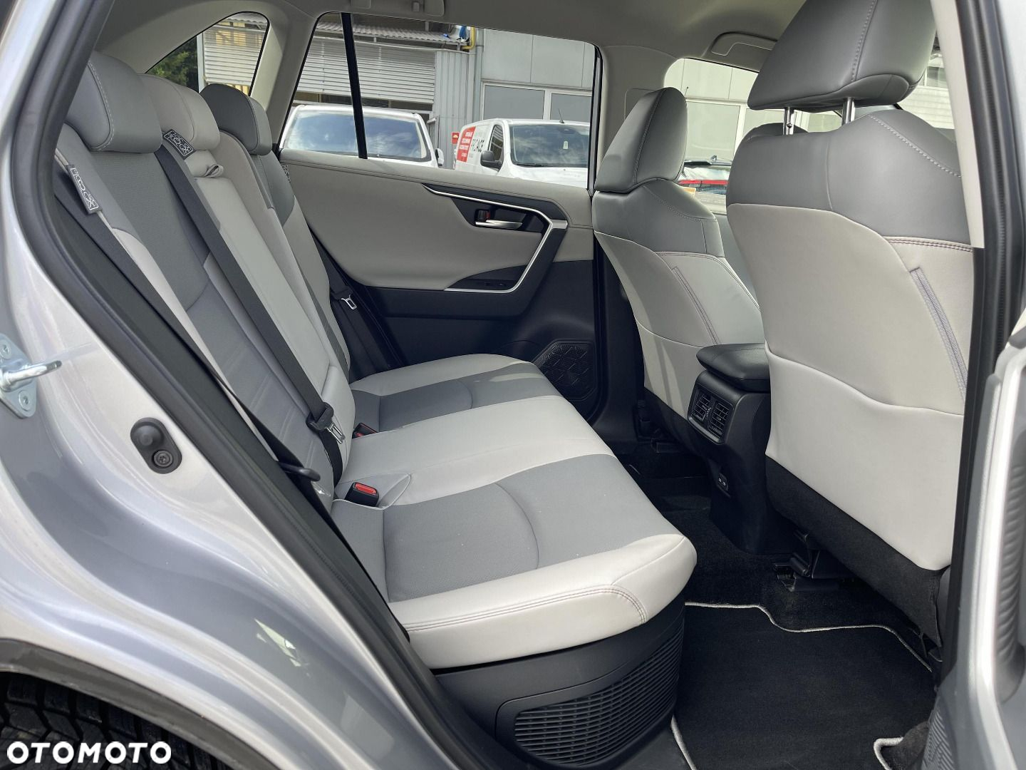 Toyota RAV4 - 13