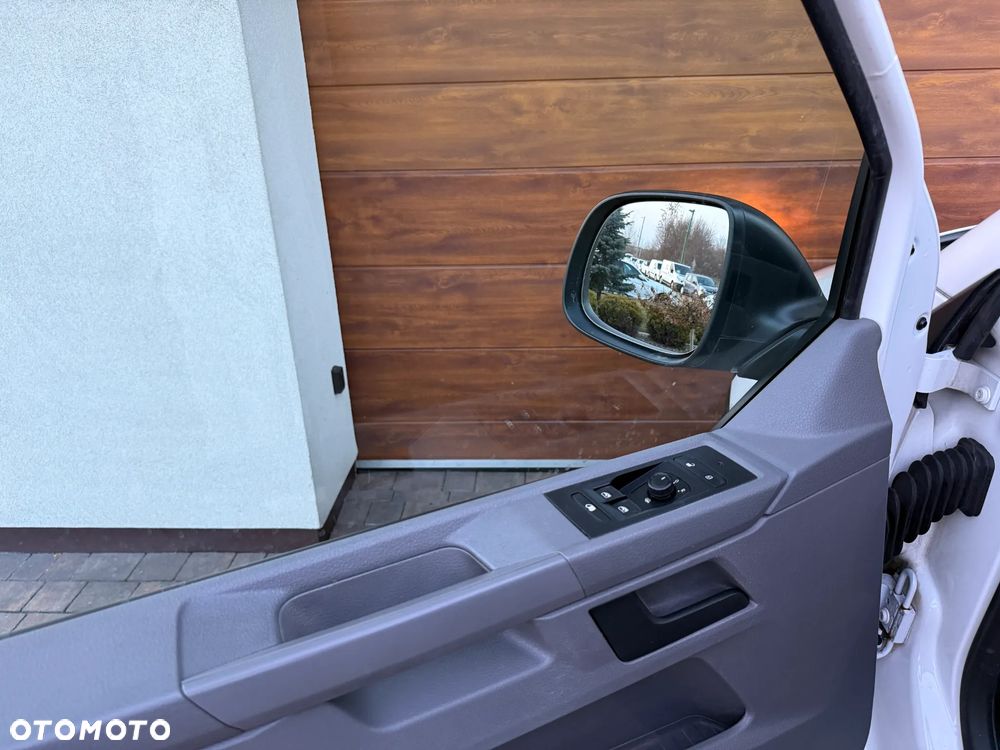 Volkswagen Transporter - 13