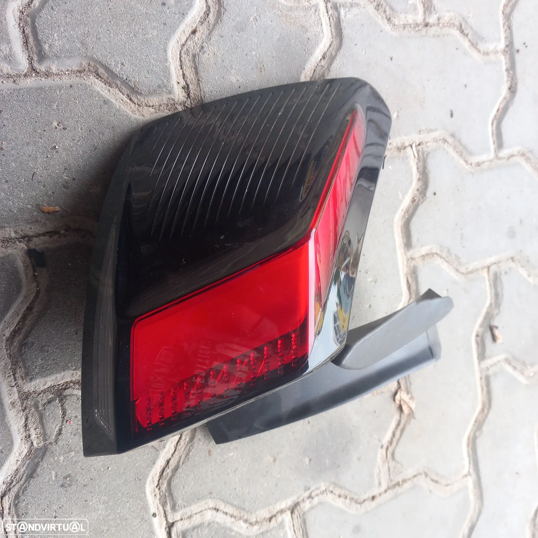 Farol esquerdo peugeot 3008 9810477180 - 1