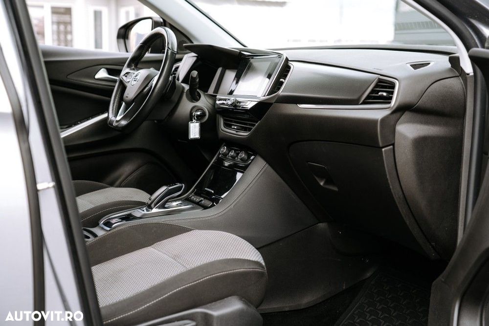 Opel Grandland 1.2 Turbo START/STOP AT8 Business Edition - 15