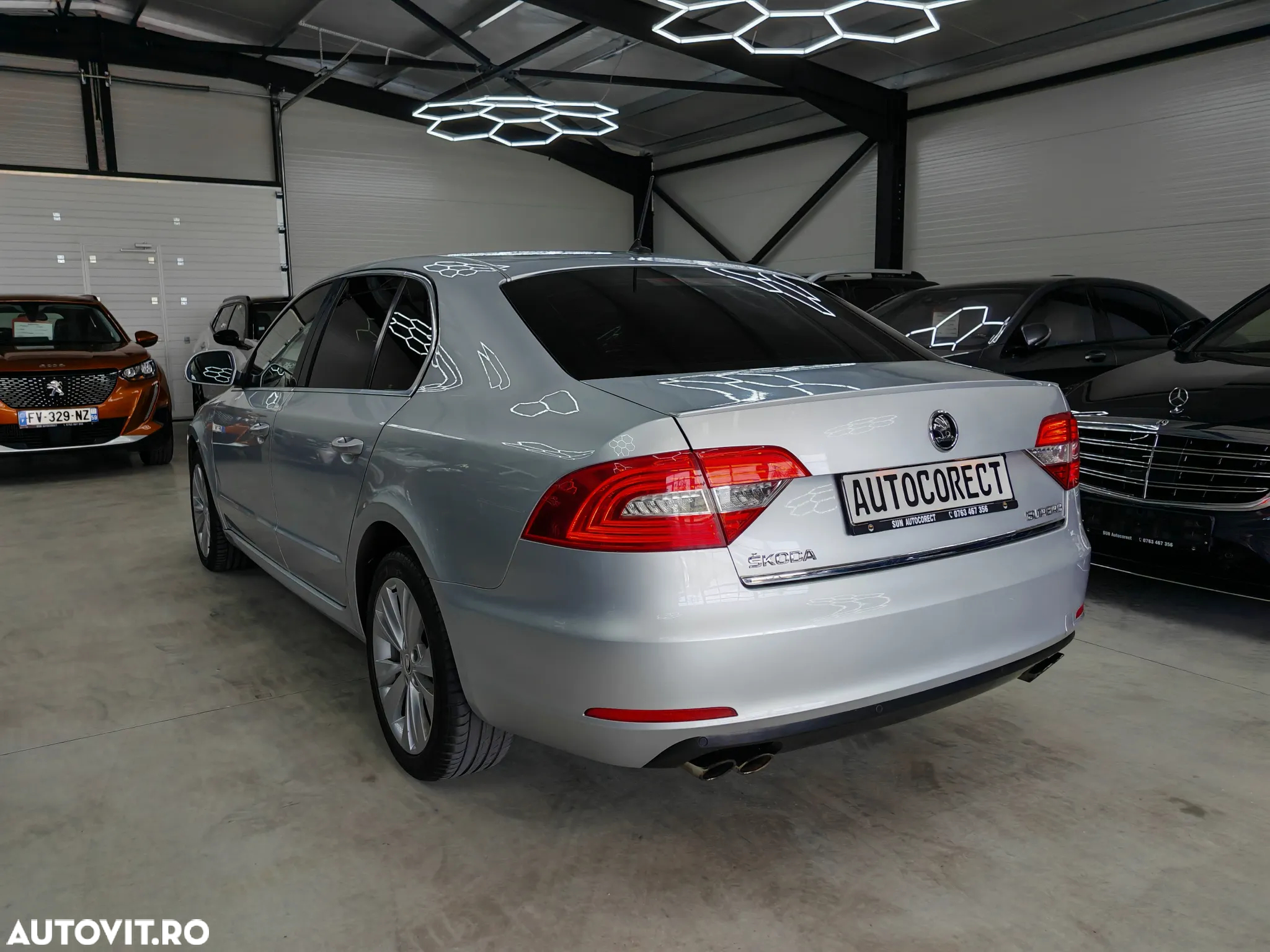 Skoda Superb 2.0 TSI Ambition - 4