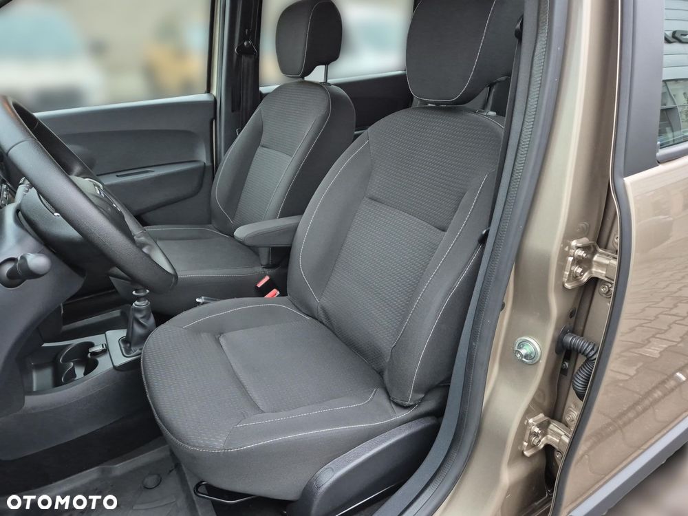 Dacia Lodgy 1.5 Blue dCi Laureate S&S EU6d - 9