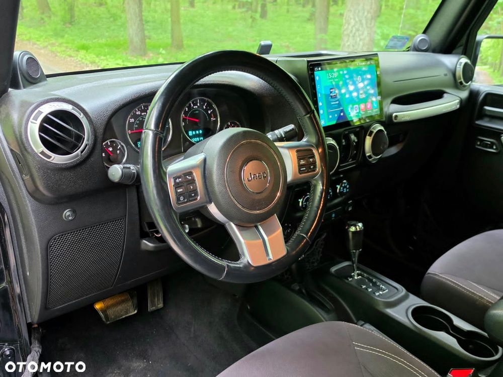 Jeep Wrangler 3.6 Unlim Sahara EU6 - 21