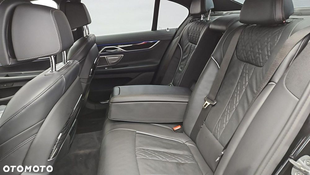 BMW Seria 7 - 24