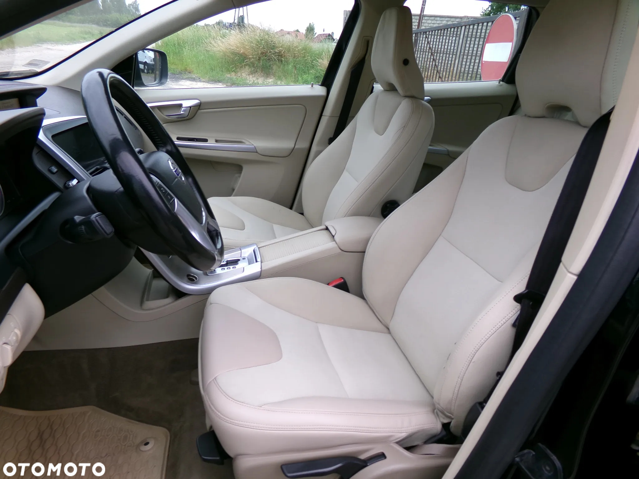 Volvo XC 60 D5 AWD Momentum - 8