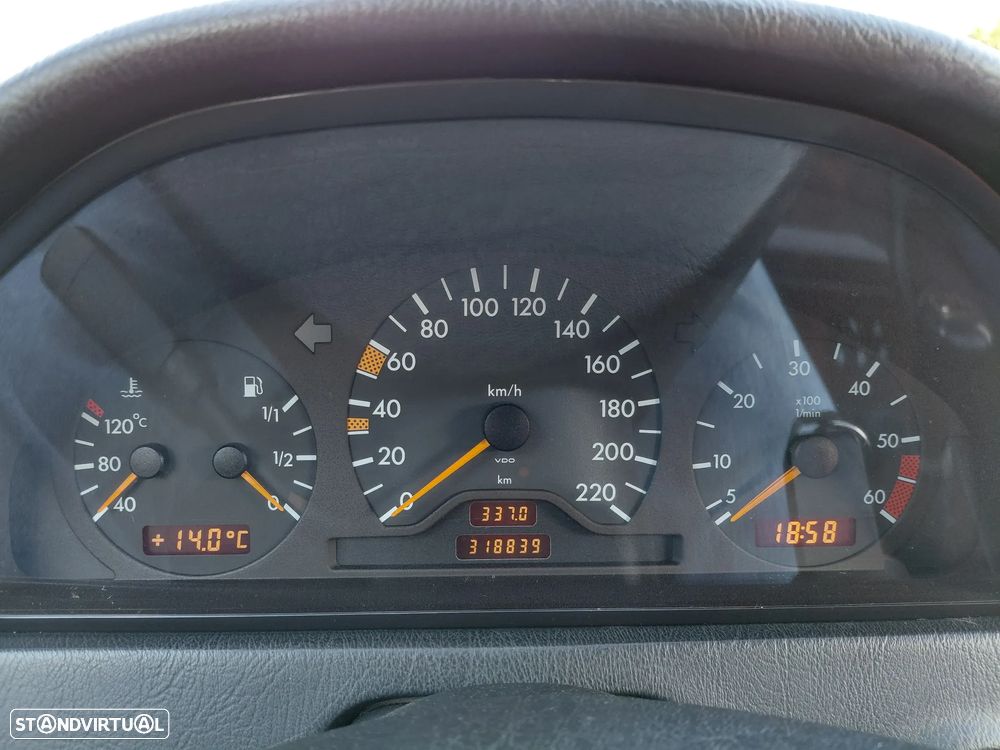 Mercedes-Benz C 200 D Elegance - 25