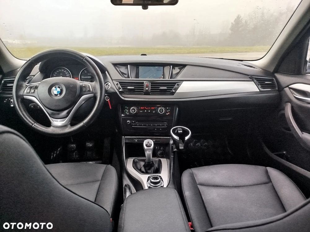 BMW X1 sDrive18d xLine - 8