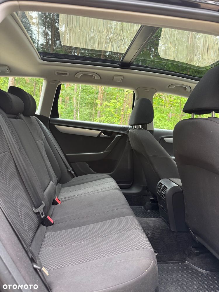 Volkswagen Passat 2.0 TDI Comfortline - 13