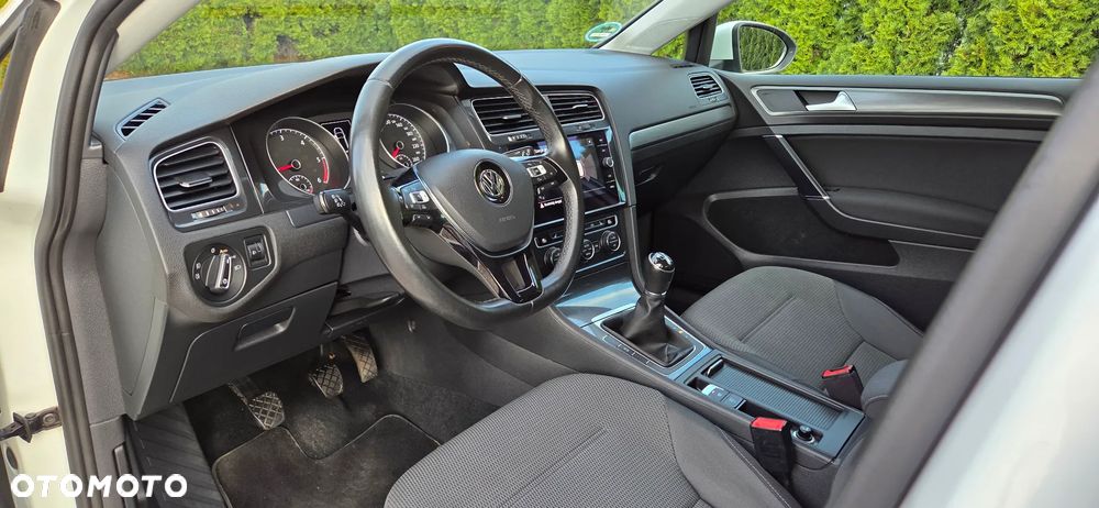 Volkswagen Golf - 13