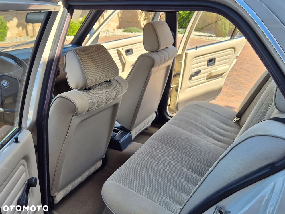 BMW Seria 3 - 14