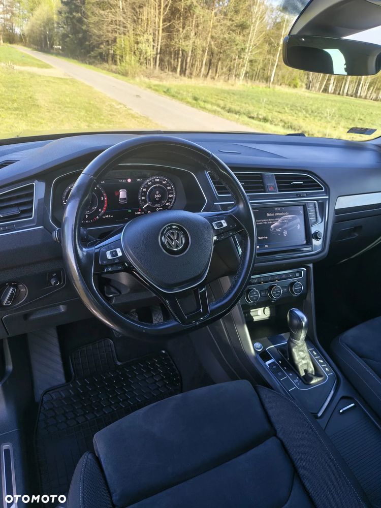 Volkswagen Tiguan - 12