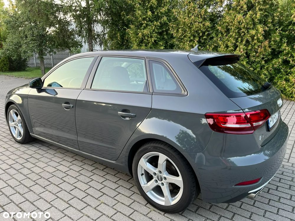 Audi A3 Sportback 2.0 TDI design - 13