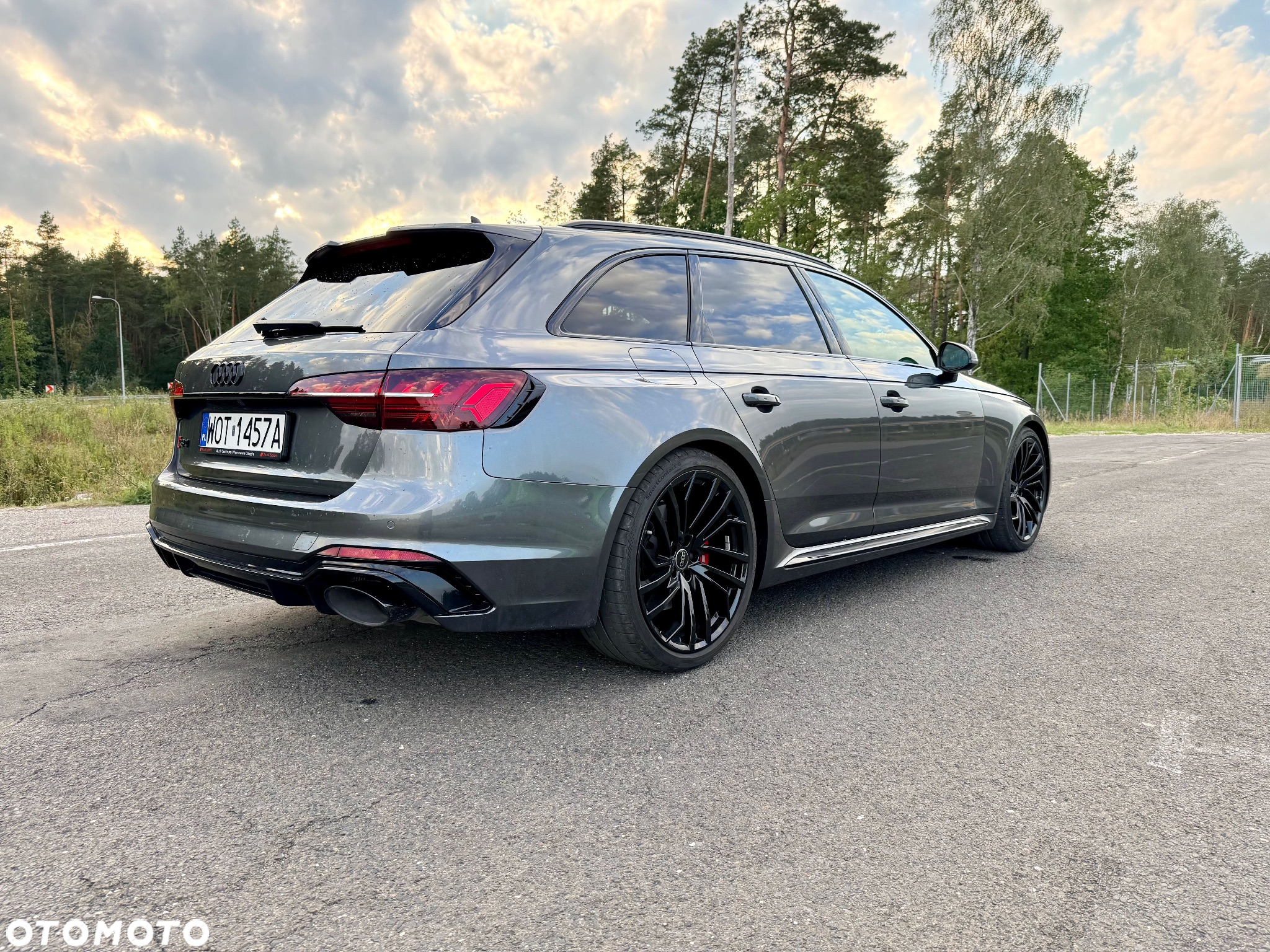 Audi RS4 Limousine - 4