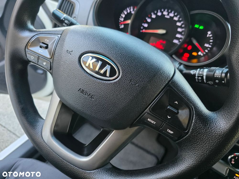 Kia Rio - 18