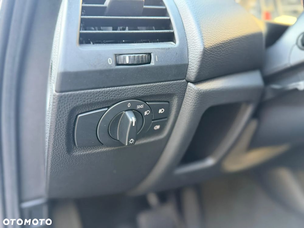 BMW Seria 1 123d DPF - 23