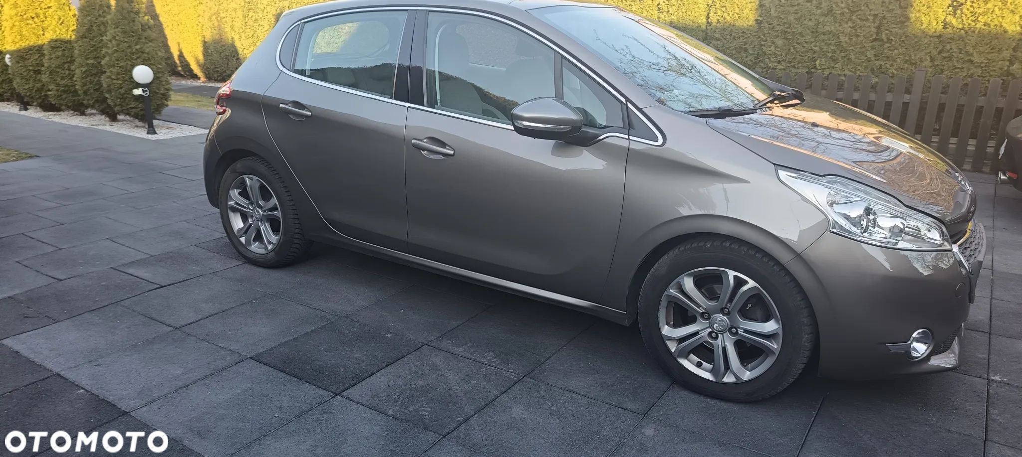 Peugeot 208 1.2 PureTech Allure - 1