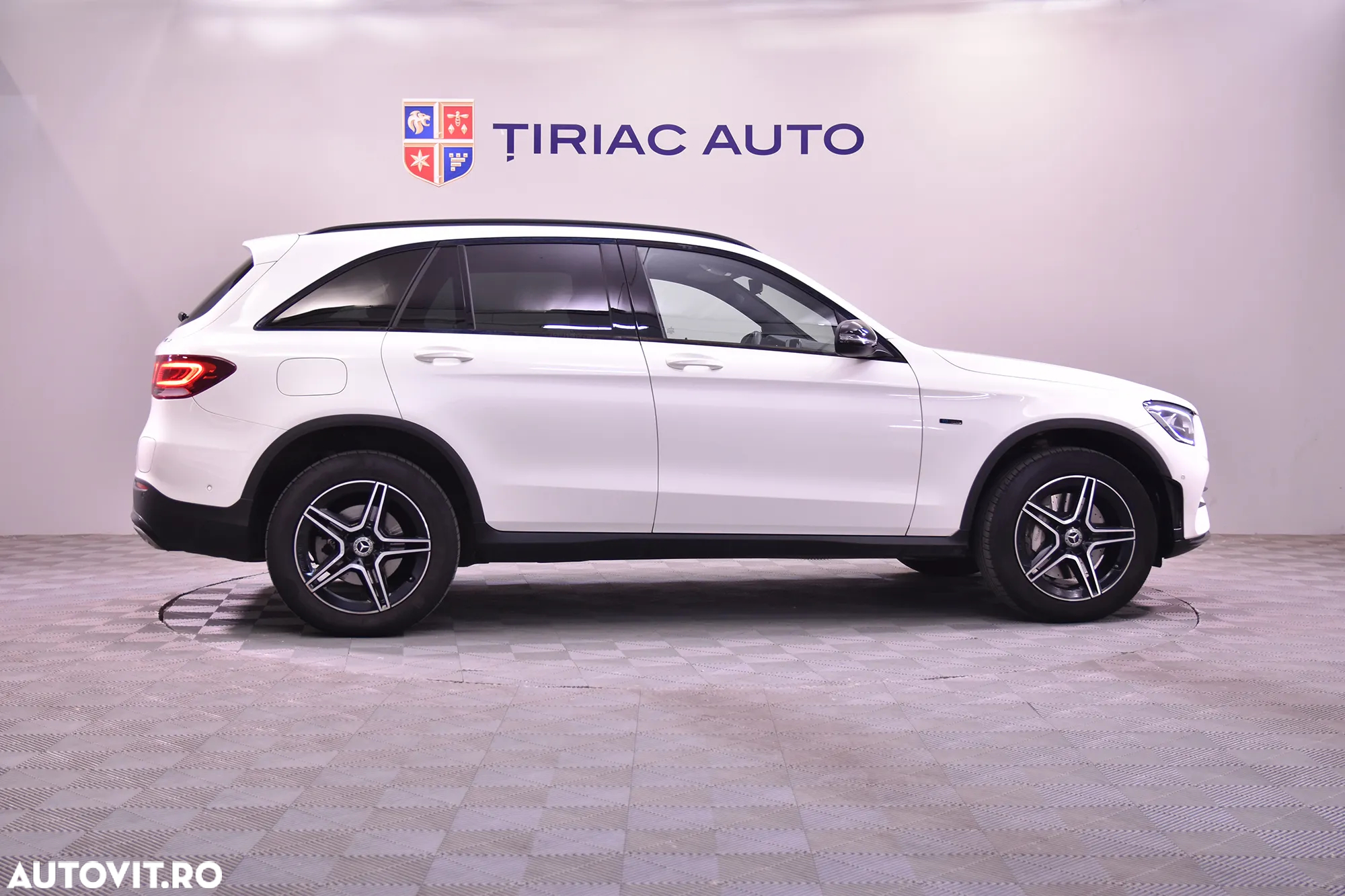 Mercedes-Benz GLC 300 e 4MATIC - 6