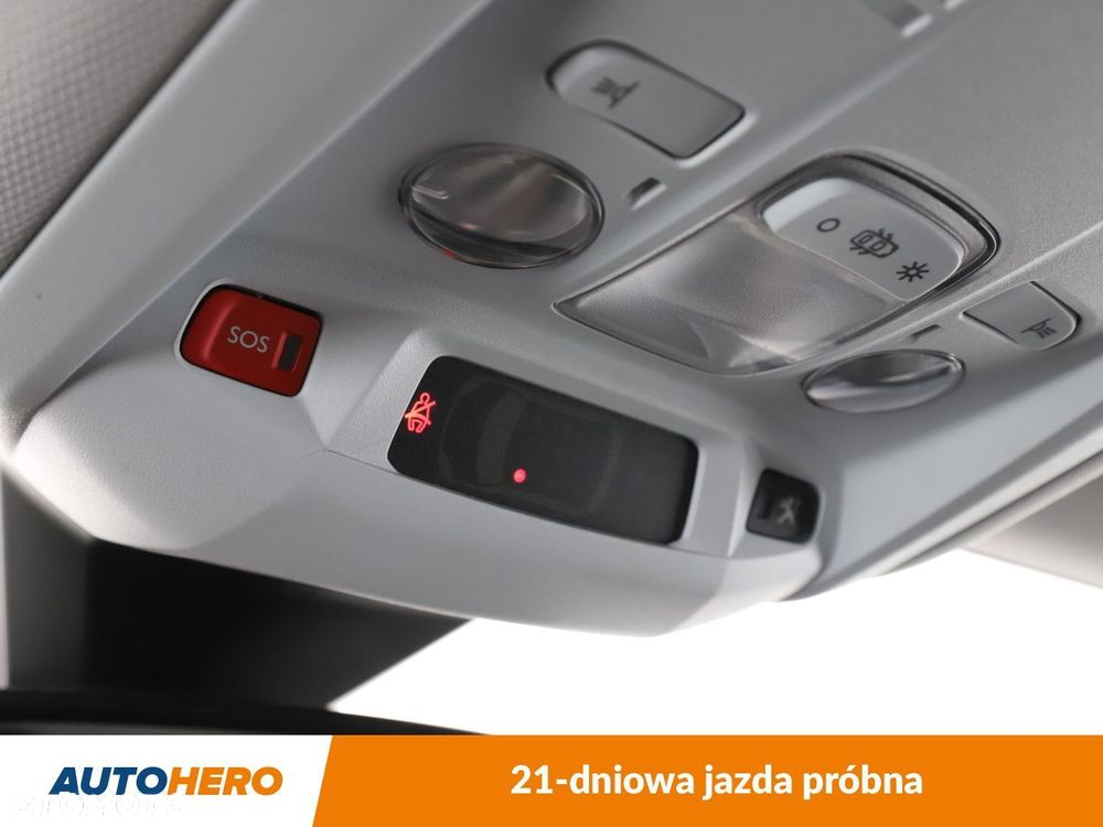 Peugeot 3008 1.2 PureTech Allure - 38