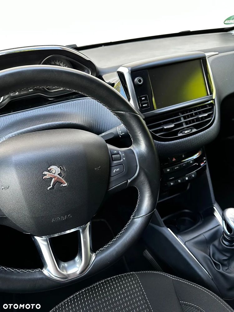 Peugeot 208 PureTech 110 Stop & Start Signature - 5