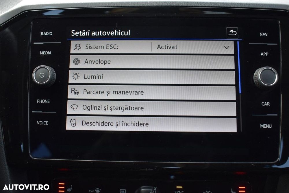 Volkswagen Passat 2.0 TDI DSG Comfortline - 27