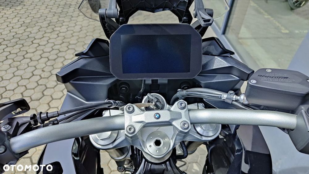 BMW XR - 17