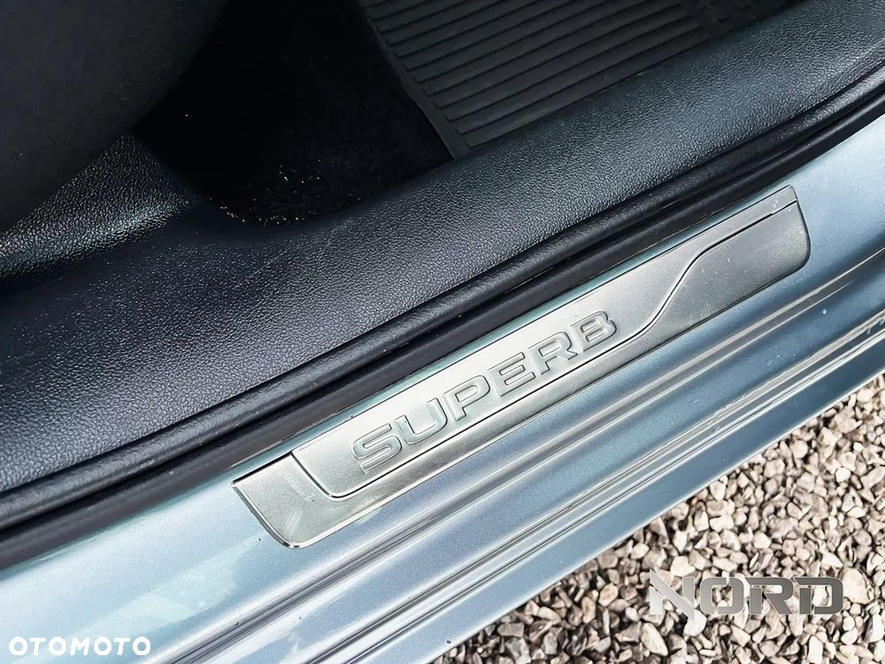 Skoda Superb 2.0 TDI Ambition DSG - 13