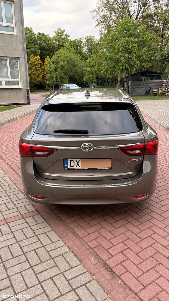 Toyota Avensis 1.8 Selection MS - 18