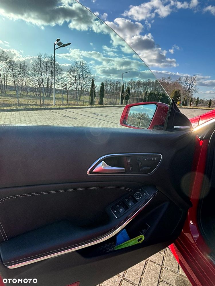 Mercedes-Benz CLA 250 7G-DCT - 19