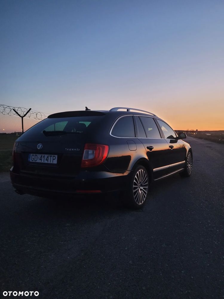 Skoda Superb 2.0 TDI Green tec L&K - 4