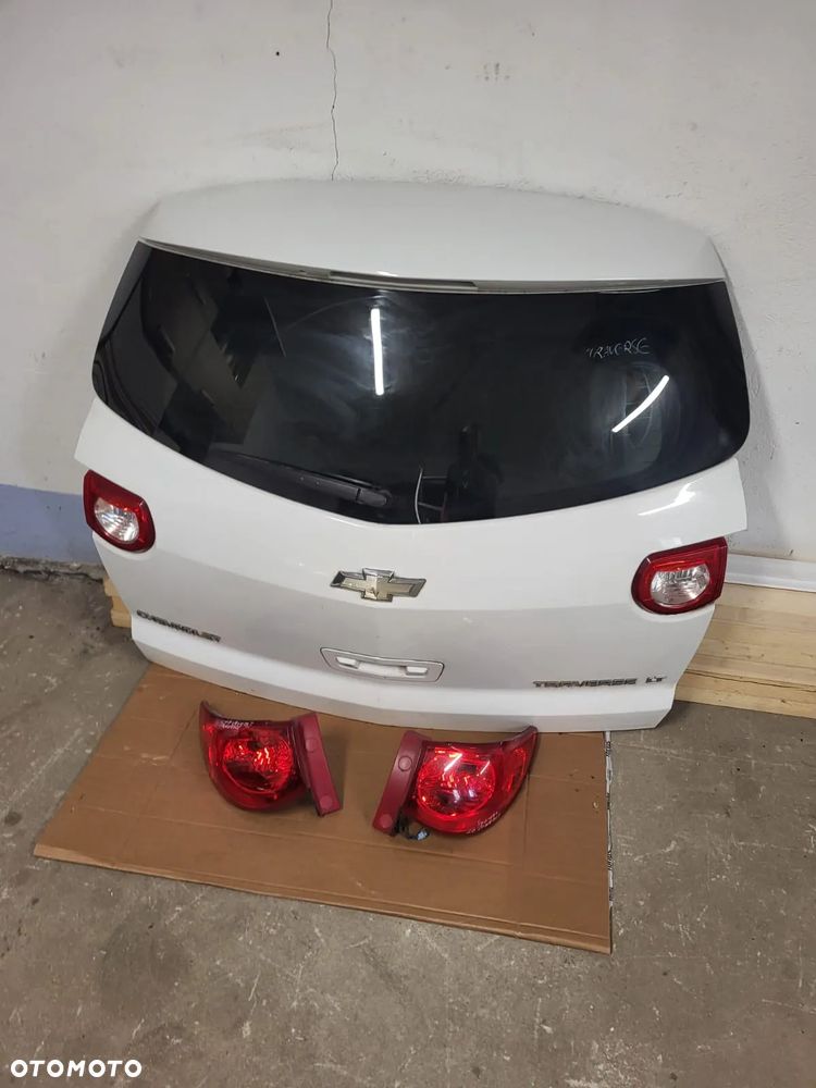 Chevrolet traverse klapa tyl - 3