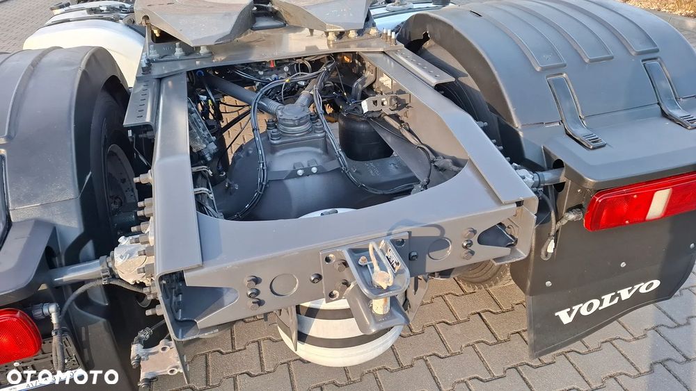 Volvo FM 430 / PEŁNY ADR / HYDRAULIKA + PRZYSTAWKA DO KOMPRESORA / MASA WŁASNA 6620 kg - 17