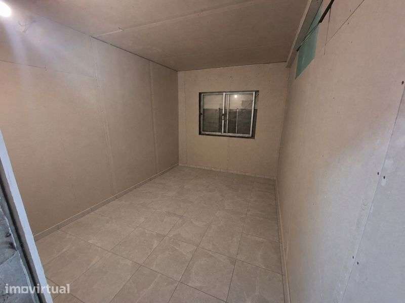 Moradia transformada em T6 - Grande imagem: 2/12