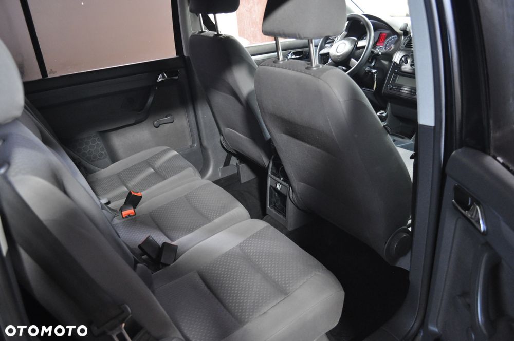 Volkswagen Touran 1.9 TDI Highline - 9